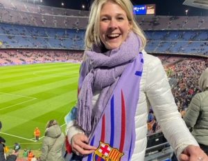 Zoe bij voetbalwedstrijd in Barcelona
