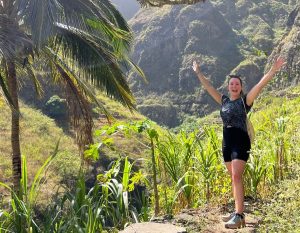 Alieke maakt een wandeling in Santo Antao