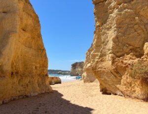 strand in de Algarve in portugal