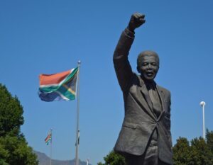 Vlak van Zuid-Afrika met standbeeld Nelson Mandela