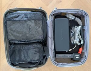 koffer met packing cubes ingericht