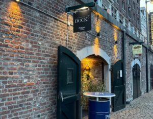 ingang van werf restaurant dock five