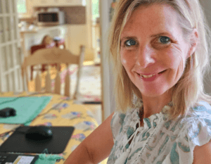 rhodee behind get laptop