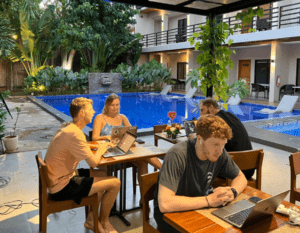 Al 10 jaar met je hele bedrijf op workation, Brandfirm werkt vanuit Bali