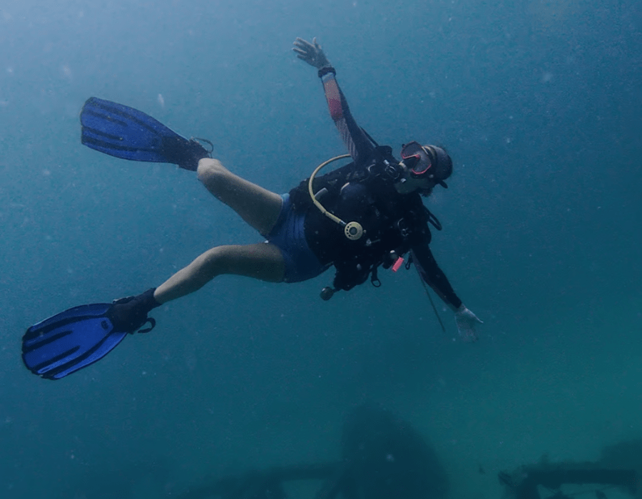 liz onderwater in thailand 