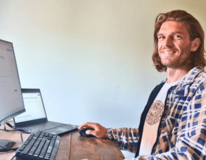 Alex went from social worker in Friesland, to remote worker in Portugal