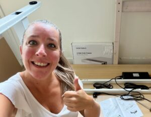 Zelf een zit-sta bureau in elkaar zetten, eenvoudige montage zonder professionele hulp